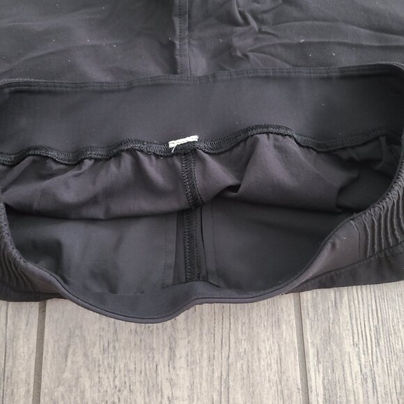 Lululemon Black High-Rise Ribbed Woven Relaxed-Fit Waist Shorts 4" size small - Picture 10 of 10